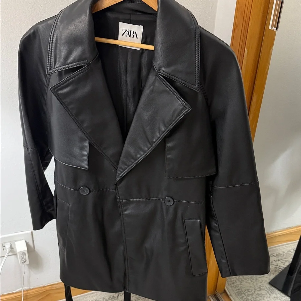 Zara Women’s Black Faux Leather Trench Coat Size XS - Picture 2 of 6